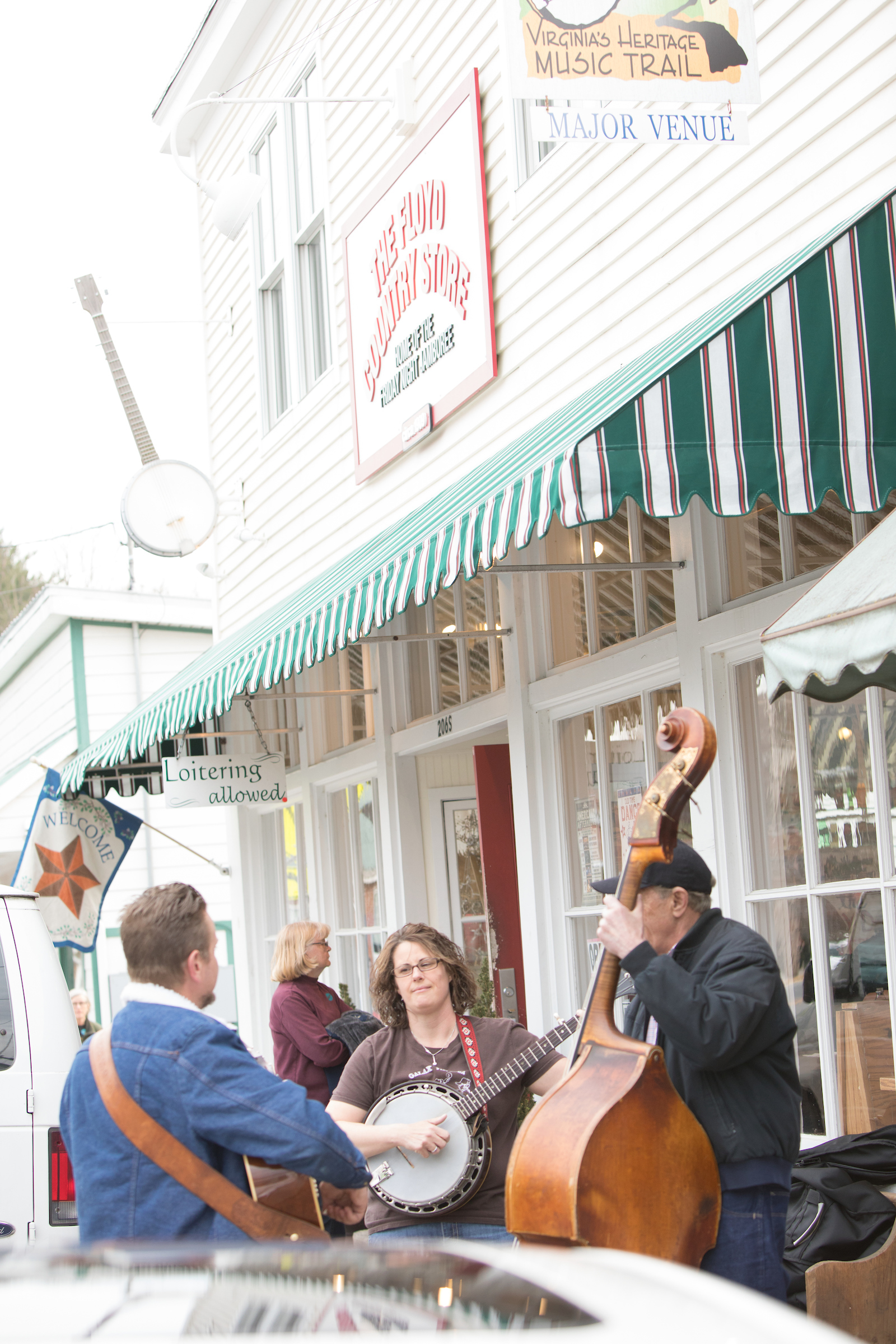 band playing outside The Floyd Country Store