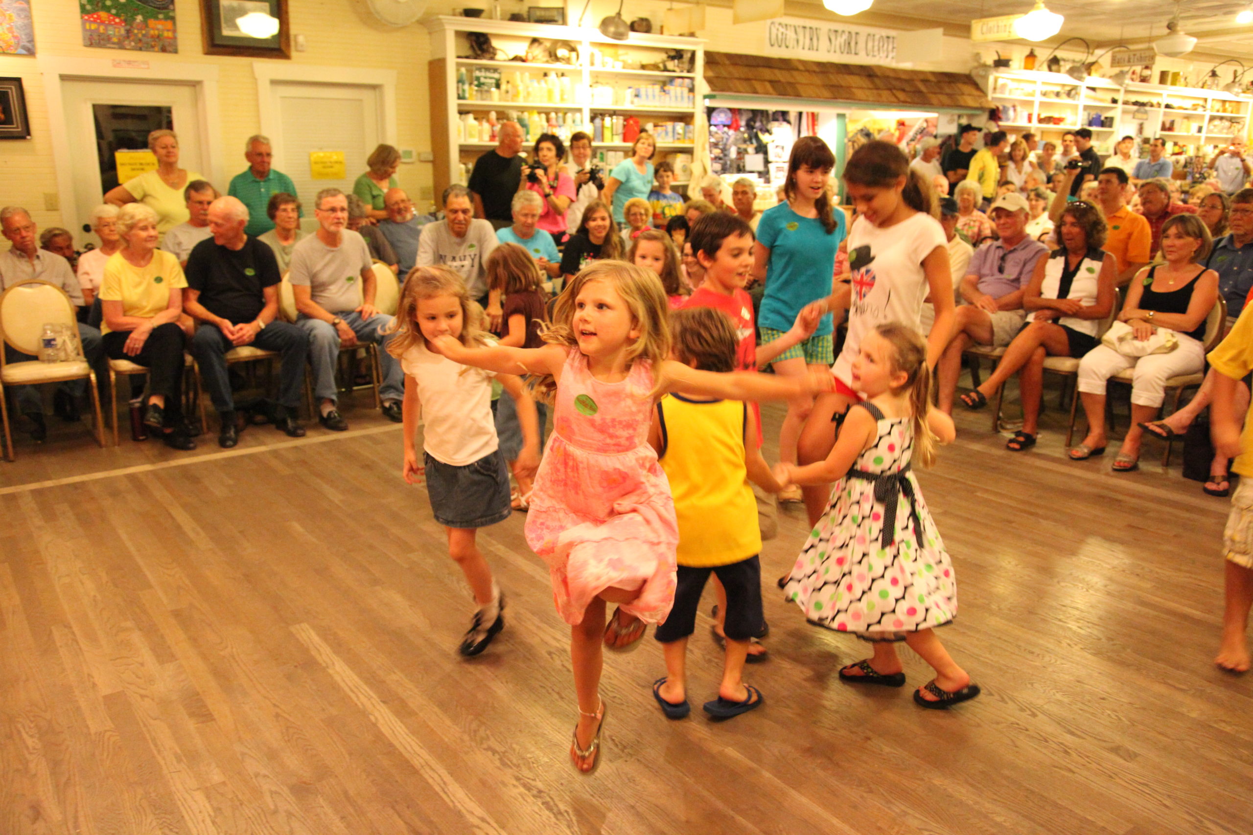 Kids dancing at The Floyd Country Store